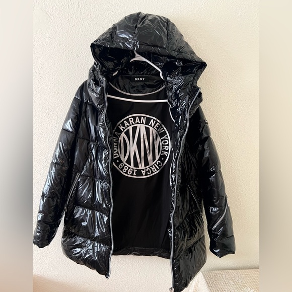 Dkny Jackets & Blazers - 🖤 DKNY Glossy Black Puffer Jacket with Hood – Women’s Size M